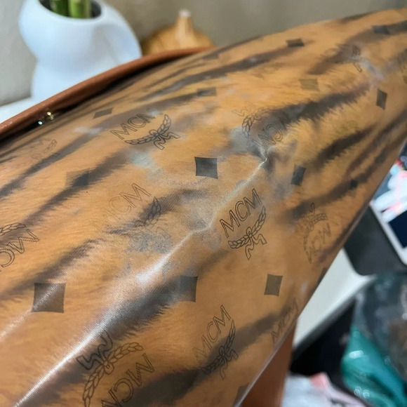 MCM Phenomenon Jumbo shoulder Bag - Picture 7 of 16